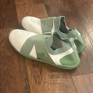 1HUND Trainer Pro in Clay Green